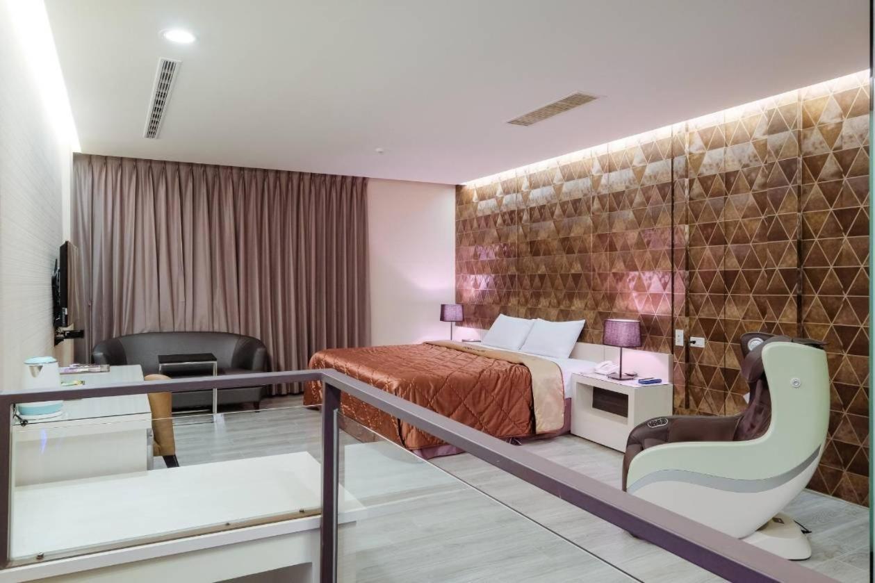 Foxdou Business Motel Đài Nam Ngoại thất bức ảnh
