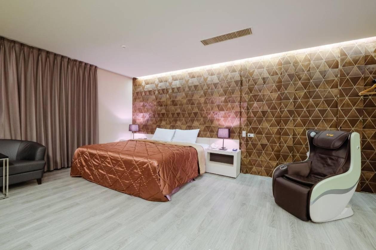 Foxdou Business Motel Đài Nam Ngoại thất bức ảnh